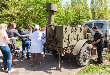 Pişmiş buğday lapası üzerinde geleneksel dağıtım bes