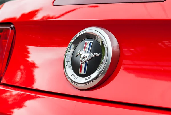 Ford Mustang teken close-up — Stockfoto