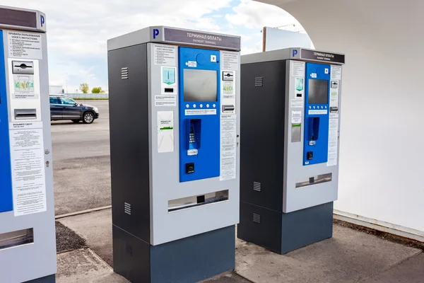 Il terminale di pagamento per il pagamento del parcheggio auto al Samara ai — Foto Stock