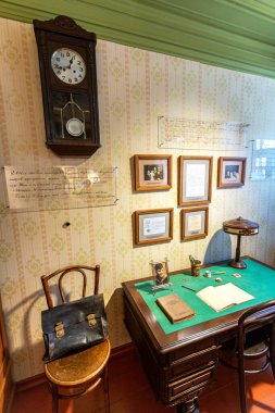 Samara, Rusya - 12 Haziran 2019: Rus film yönetmeni Eldar Ryazanov müzesinin içi