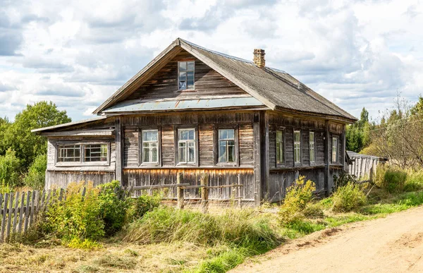 Ancienne Maison Bois Rurale Abandonnée Dans Village Russe Journée Ensoleillée — Photo