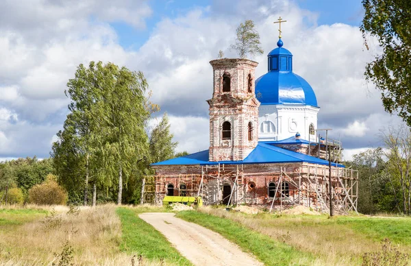 Oude Orthodoxe Kerk Restauratie Het Dorp Regio Novgorod Rusland — Stockfoto