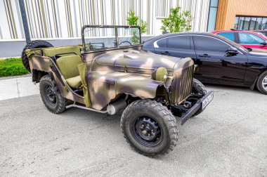 Samara, Rusya - 19 Mayıs 2018 Sovyet off-road askeri komuta aracı GAZ 67