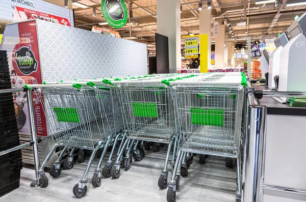 Samara Rusland Oktober 2020 Winkelkarren Bij Superstore Perekrestok — Stockfoto