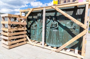 Samara, Rusya - 13 Mayıs 2017: Rus şarkıcı, söz yazarı, şair ve aktör Vladimir Vysotsky 'nin heykeltraş Mikhail Shemyakin' in heykel kompozisyonu