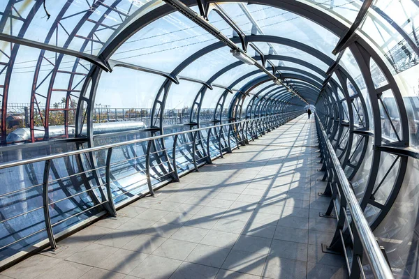 Pedestrian Bridge Steel Glass Crossing Railway Tracks Samara Russia — Stock Photo, Image