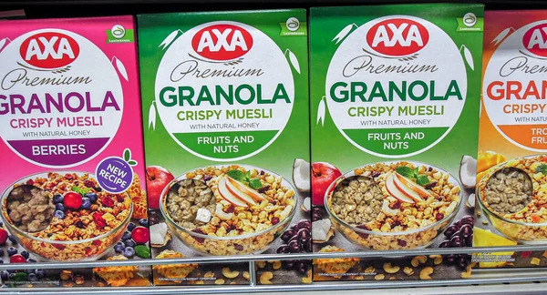 Samara Oroszország Június 2021 Axa Premium Granola Ropogós Müzli Választékban — Stock Fotó