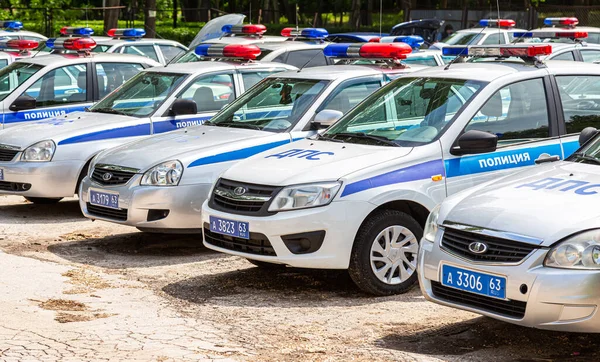 Samara Rosja Czerwca 2021 Rosyjskie Radiowozy Państwowej Inspekcji Samochodowej Zaparkowane — Zdjęcie stockowe
