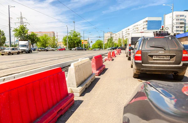 2021年6月6日 俄罗斯萨马拉 阳光明媚的夏季城市道路维修工作 — 图库照片