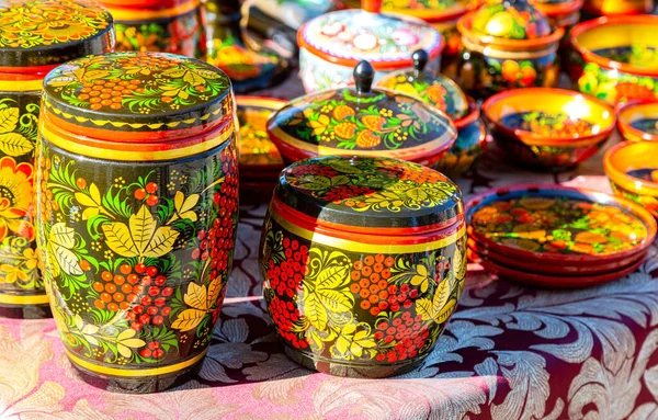 Louça Madeira Pintada Artesanal Com Padrão Tradicional Lembranças Russas — Fotografia de Stock