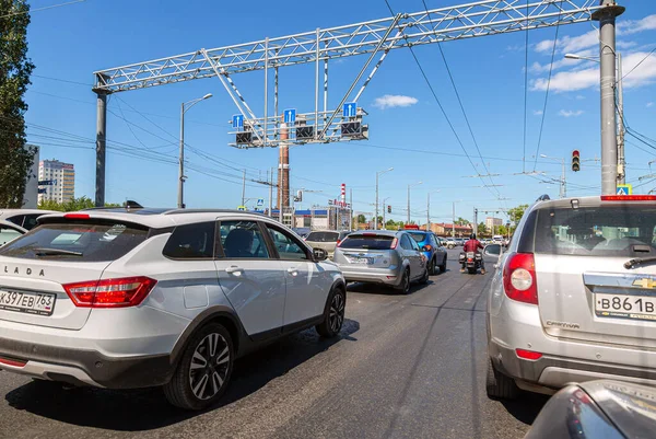 Samara Russia June 2021 Cars Drive City Street Multi Lane — Stock Photo, Image