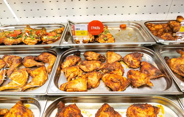 Samara Russia September 2021 Showcase Tasty Grilled Chicken Meat Chain — Stock Photo, Image