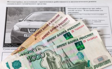 Samara, Rusya - 9 Ekim 2014: Para cezası ödeme makbuzu 