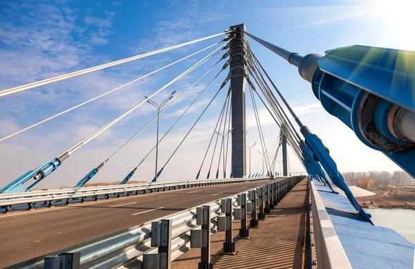 Kabeln bron över floden Samara, Ryssland — Stockfoto