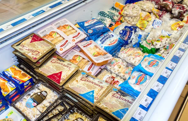 BOROVICHI, RUSSIA - JULY 11, 2014: Showcase with frozen products — Stock Photo, Image