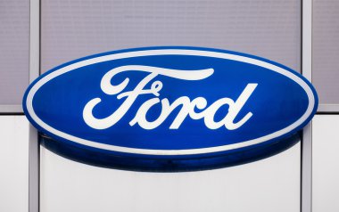 Samara, Rusya - 8 Kasım 2014: Amblem Ford Office