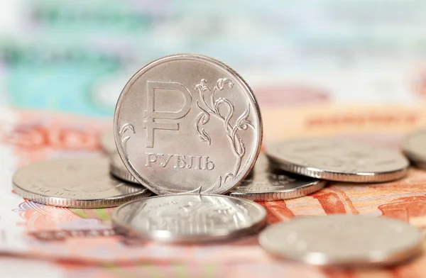 Ruská měna, rubl: bankovky a mince zblízka Stock Obrázky