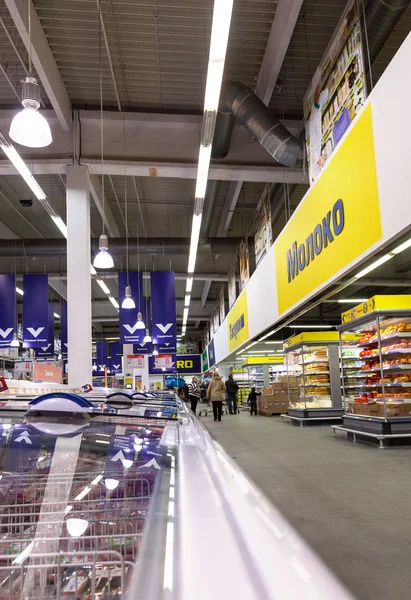 Interno dell'ipermercato METRO — Foto Stock