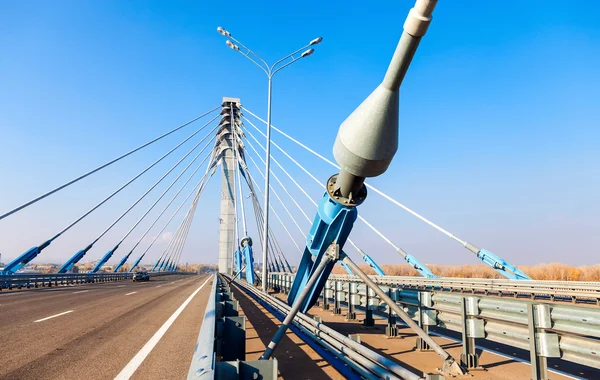 Kirovsky cable bridge across the Samara river in Kirovsky distri — Stock Photo, Image