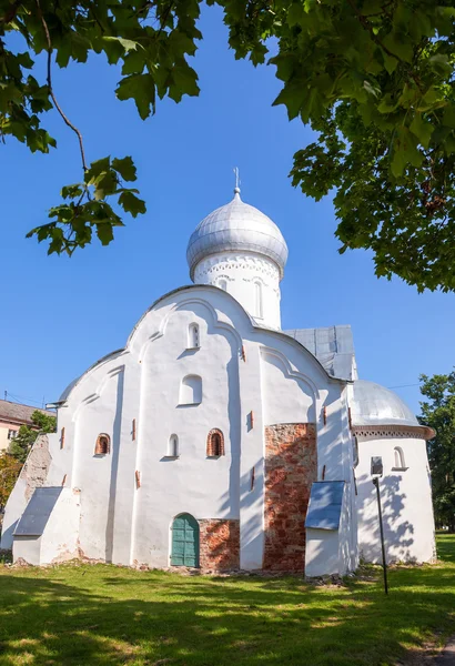 Kościół st. włosów w veliky novgorod, Federacja Rosyjska. został zbudowany w 140 — Zdjęcie stockowe