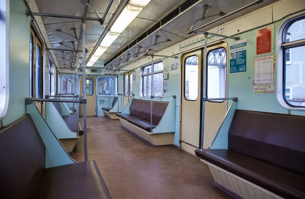 Vista interna del treno dei carri in metropolitana — Foto Stock