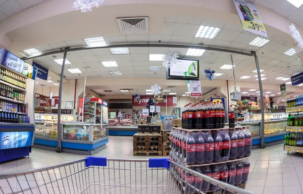 Interieur van de supermarkt Perekrestok. — Stockfoto