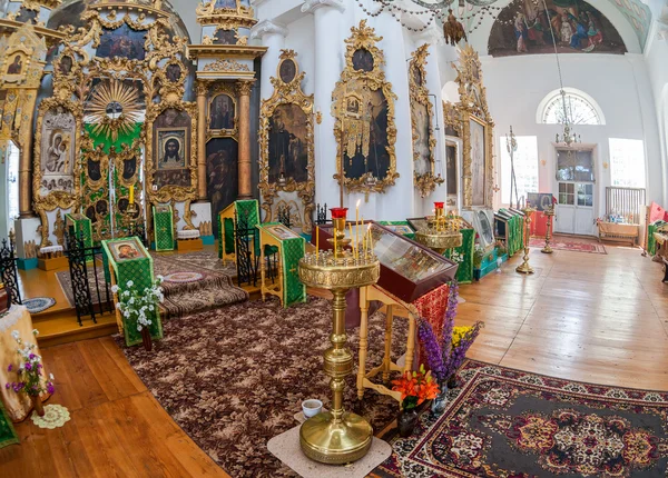 Interior de la Iglesia de la Santa Faz en el pueblo Mlevo — Foto de Stock