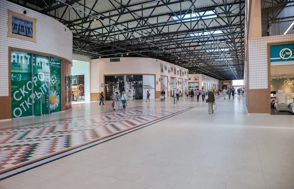 Binnenkant van de Samara hypermarkt Ambar — Stockfoto