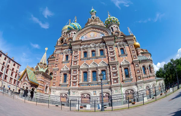 The Church of the Savior on Spilled Blood is one of the main sig — Stock Photo, Image