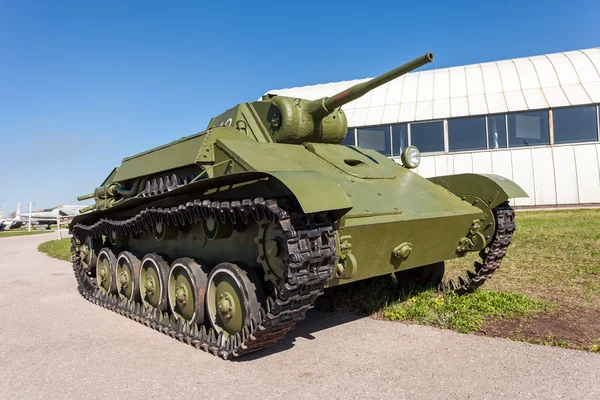 Gamla sovjetiska lätta stridsvagnen t-70 — Stockfoto