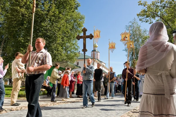 La procession religieuse sacrée annuelle de l'icône de Notre-Dame de Iv — Photo