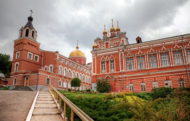 Iversky Manastırı yaz bulutlu gün içinde Samara, Rusya Federasyonu