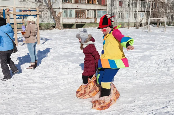Russian people celebrates Shrovetide — Stock Photo, Image