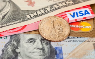 Amerikan Doları ile Visa ve Mastercard kredi kartı fotoğraf