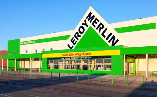 Nueva tienda de Leroy Merlin Samara — Foto de Stock