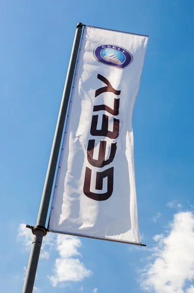 Bandera de Geely sobre cielo azul — Foto de Stock