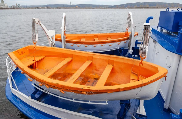 Bezpečnostní člunů řeky výletní osobní loď — Stock fotografie