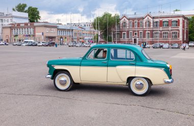 Vintage Sovyet otomobil Moskvich-407 tarihi merkezi 