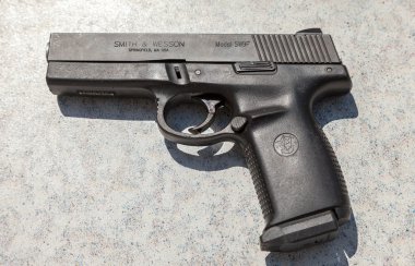 Yarı otomatik tabanca Smith ve Wesson