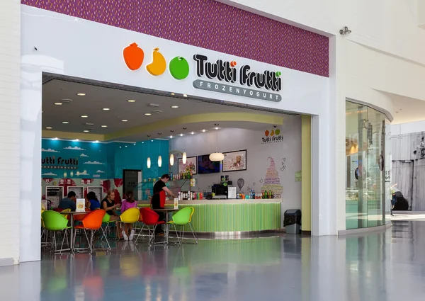 Tutti frutti mrożony jogurt oddział w centrum handlowego ambar — Zdjęcie stockowe