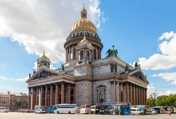 Ünlü Saint Isaac's Katedrali, St. Petersburg yazın güneşli