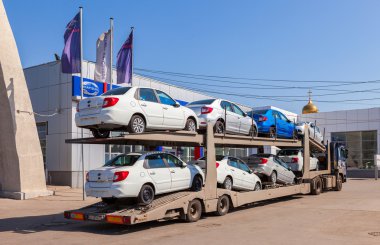 Kamyon araç garaj Datsun Rusya'nın Samara kentinde yeni araçların getirdi
