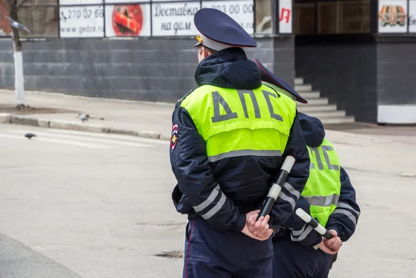 Ruští policejní hlídka státní zkušebna automobilů — Stock fotografie