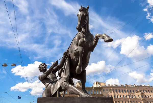 Escultura domador de caballos, diseñado por el escultor ruso Baro — Foto de Stock