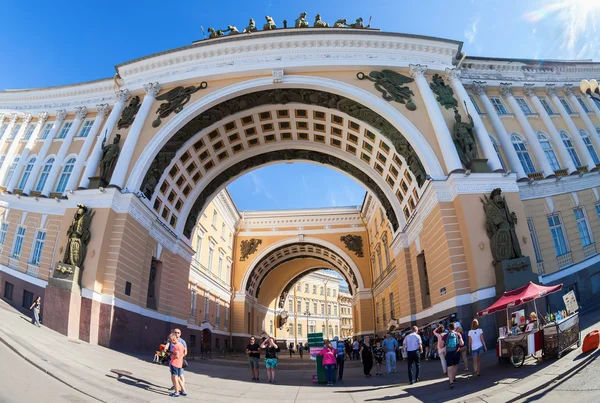 Arch of the General Staff Building on Palace Square in St. Peter — Stock Photo, Image