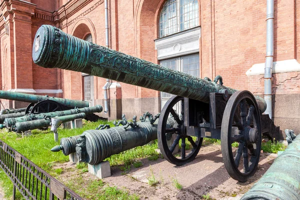 Ancient bronze cannon "King Achilles" 1617 year in Museum of Art — Stock Photo, Image
