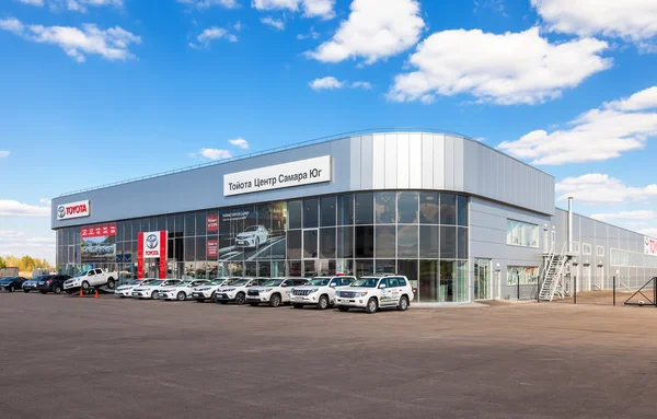 Büro des offiziellen Händlers toyota in Samara, Russland — Stockfoto