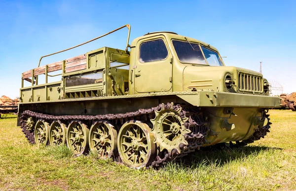 Raupentransporter-LKW im Technischen Museum in Togliatti, — Stockfoto