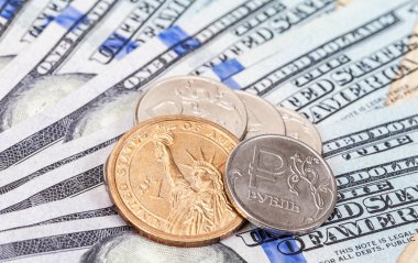 Rus ve Amerikan demir dolarlık banknotlar üzerinde kapat