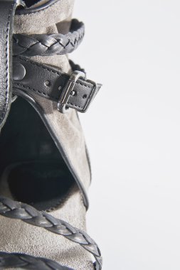 Kadınlar yaz sandalet yüksek üstleri (parça ile)